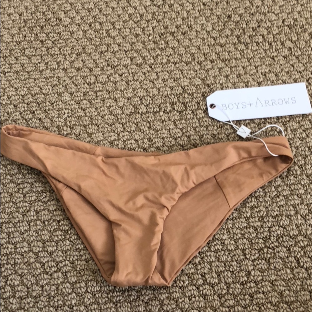 Boys and arrows bottoms size small